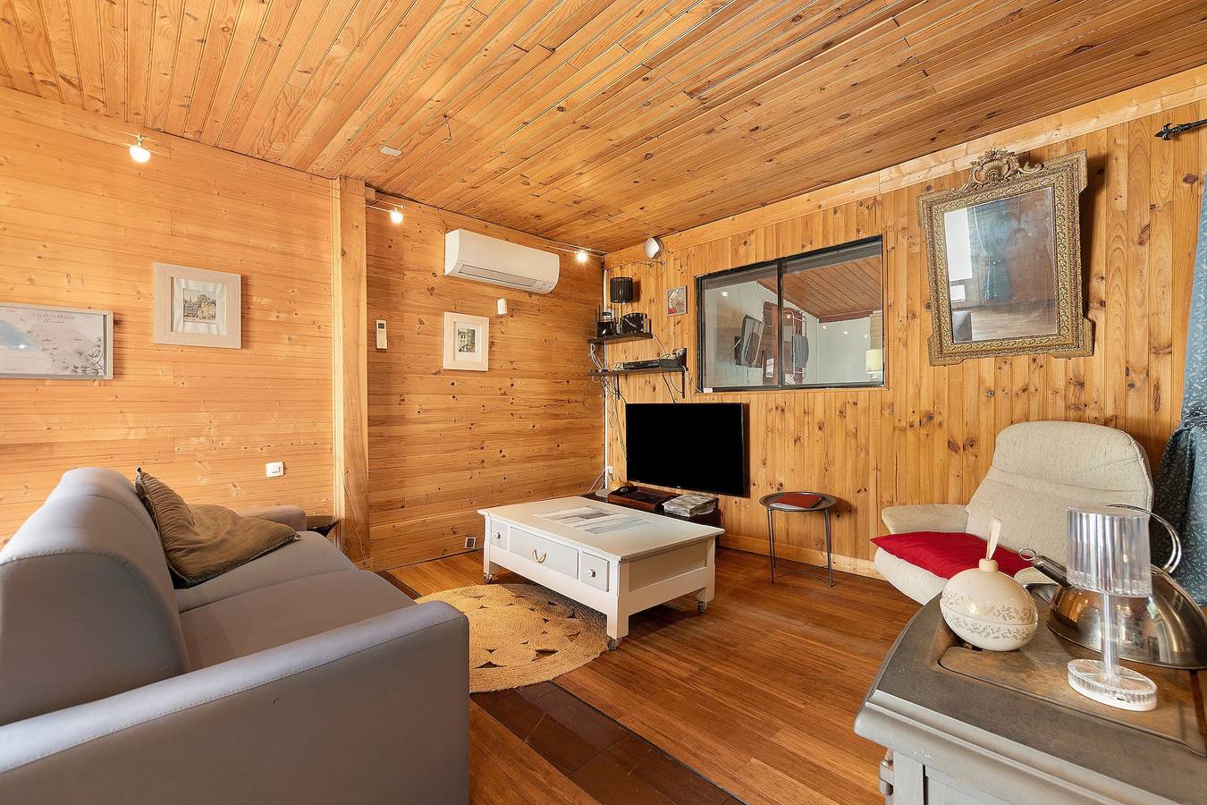 Ferienhaus 'La Cabane du Bassin' mit privater Terrasse, Wlan und Klimaanlage in Cassy, Lanton