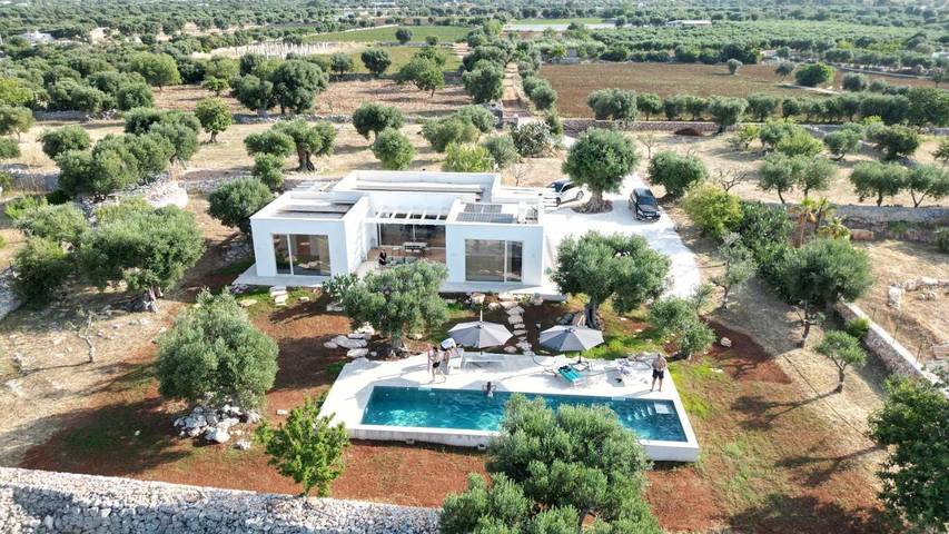 Villa per 5 persone, con panorama e piscina nonché giardino in Polignano a Mare