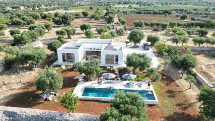 Villa pour 5 personnes, avec jardin ainsi que piscine et vue à Polignano a Mare