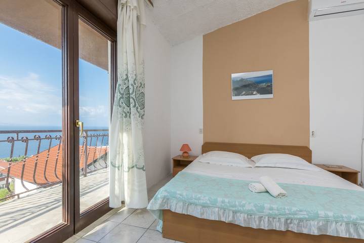 Studio für 3 Personen in Omis