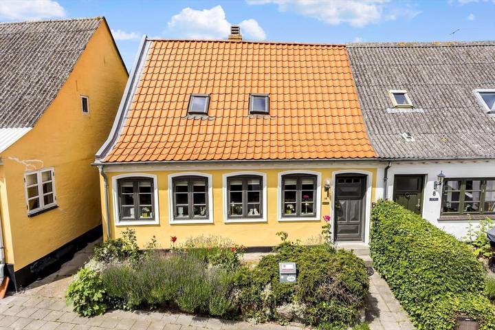 Feriehus for 6 personer, med Terrasse og Hage i Marstal