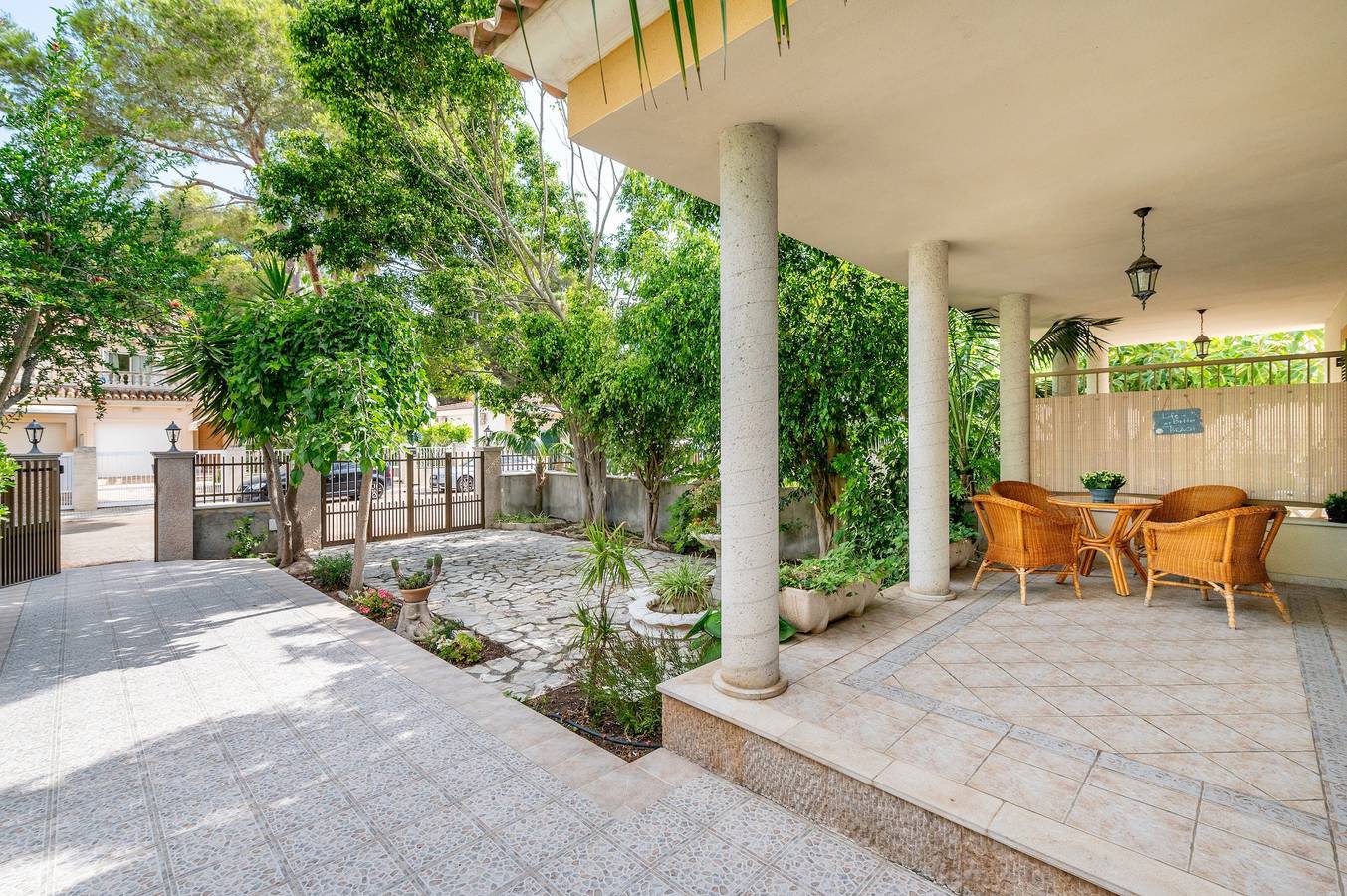 Schönes Chalet in Strandnähe mit A/C, Internet und Garten in Playa de Alcúdia, Alcúdia
