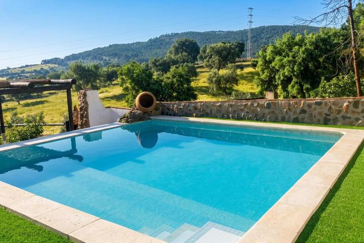 Casa rural para 8 personas, con Terraza además de Jardín y Piscina en Monesterio