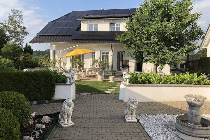 Ferienhaus für 7 Personen, mit Garten und Sauna