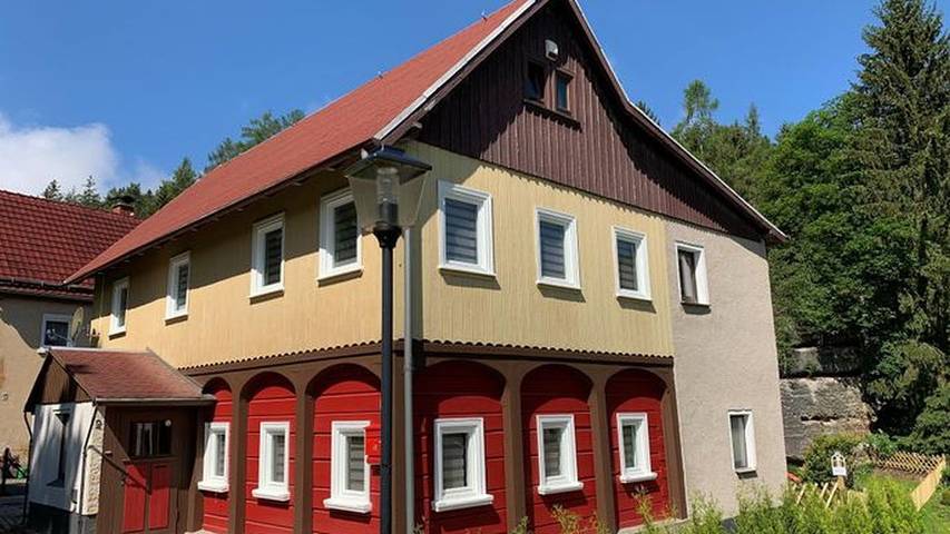 Ferienhaus für 10 Personen, mit Terrasse und Whirlpool sowie Sauna, mit Haustier im Zittauer Gebirge