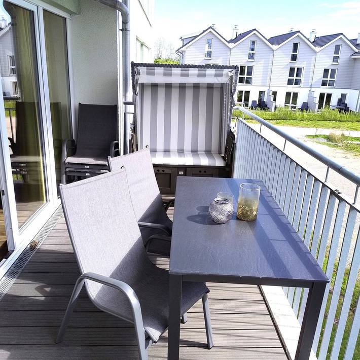 Ferienwohnung für 2 Personen, mit Balkon und Ausblick in Schillig - 2