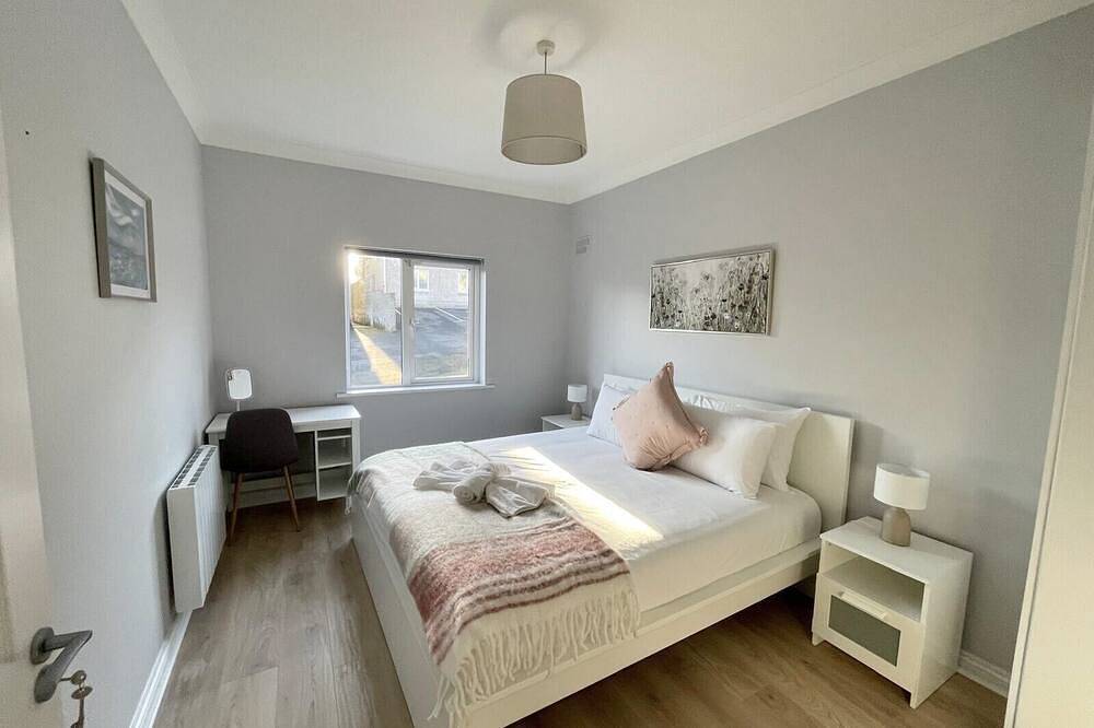 Ganze Wohnung, Modern and Spacious 2 - king bed in Galway, County Galway