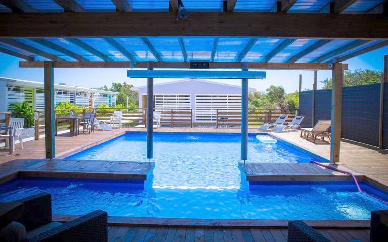 Location de vacances pour 10 personnes, avec jardin ainsi que bassin pour enfant et piscine à Saint-François - 4