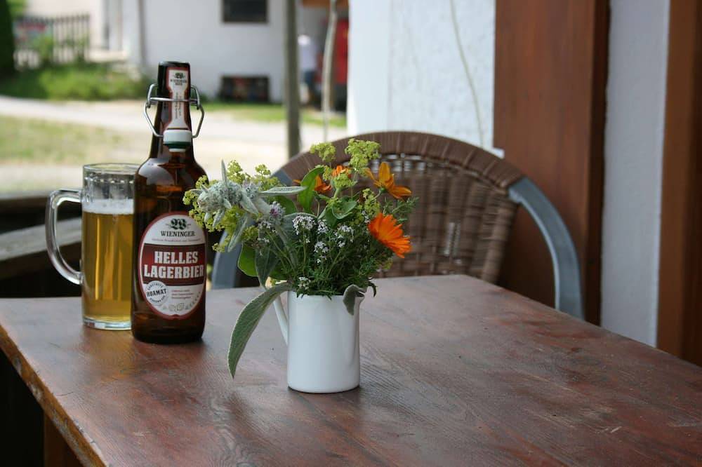 Ganze Wohnung, Appartment Schwalbennest 27 qm, 1-2 Personen, Wohnschlafraum, Wlan, Balkon in Staudach-Egerndach, Bayerische Alpen