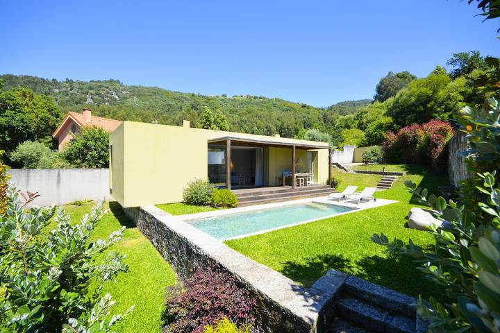 Holiday home for 4 people, with garden in Portugal