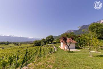 Gîte pour 4 personnes, avec jardin et terrasse à Les Marches