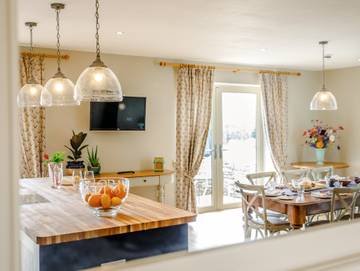 Holiday Rental for 8 People in Cheddar, Somerset, Photo 4