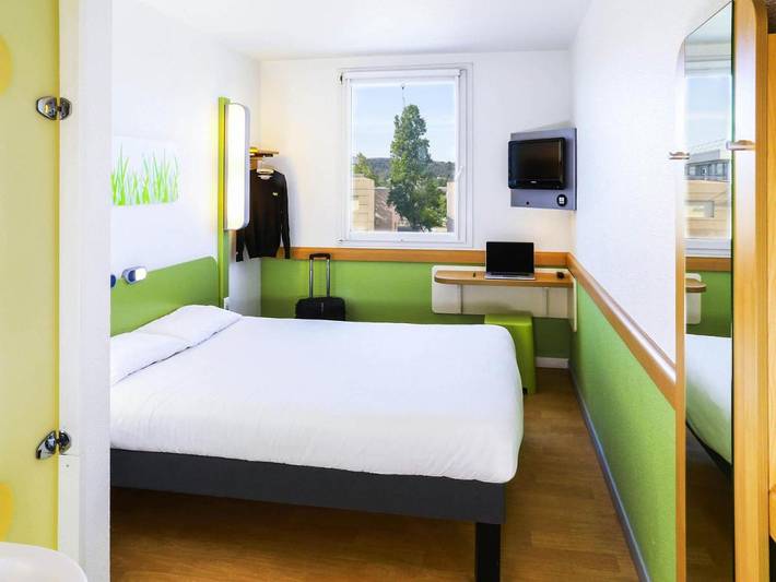 Hôtel pour 2 personnes, avec terrasse, animaux acceptés à Vitrolles - 4