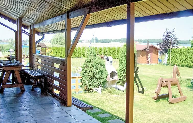 Ferienhaus für 8 Personen mit Terrasse in Puddemsdorf, Mielno