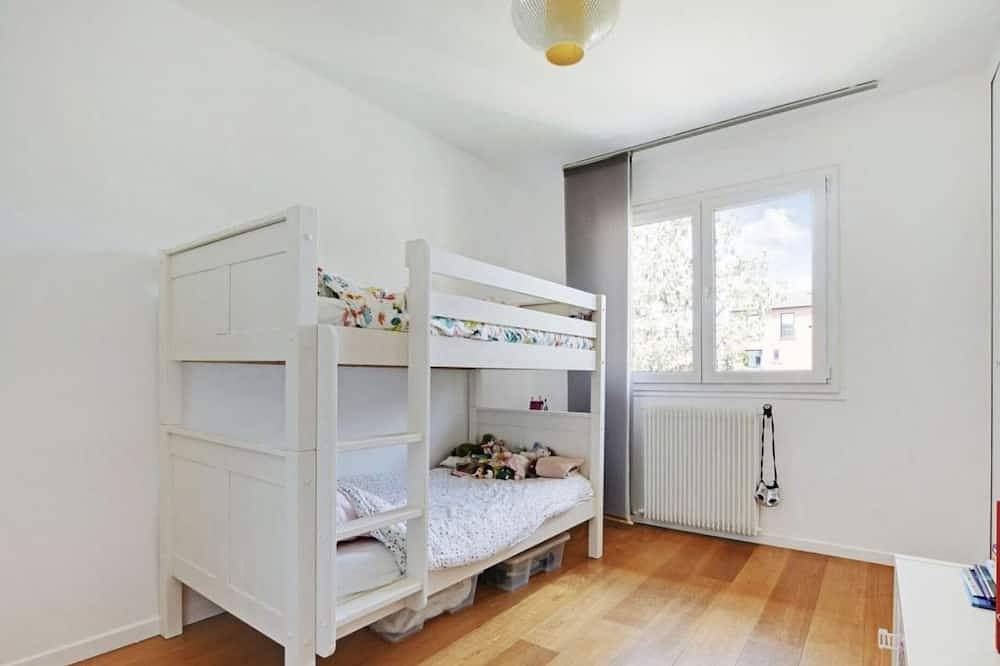 Maison Avec Jardin + Parking à 10 Minutes à Pied du Métro Mairie de Montreuil in Montreuil, Seine-Saint-Denis