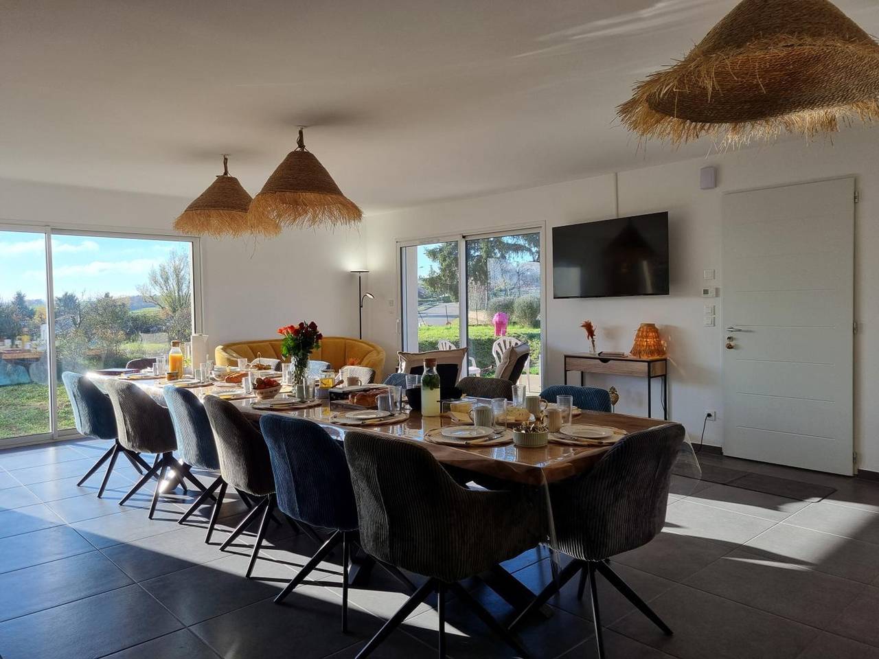 Gîte spacieux 12 pers à Saint-Germain-Laval - Confort et charme in Saint-Germain-Laval, Région de Roanne