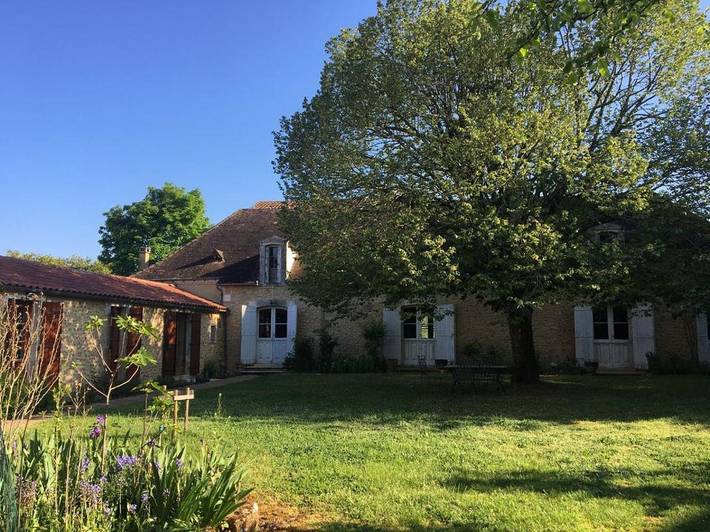 Location de vacances pour 12 personnes, avec piscine et jardin à Lacropte - 4