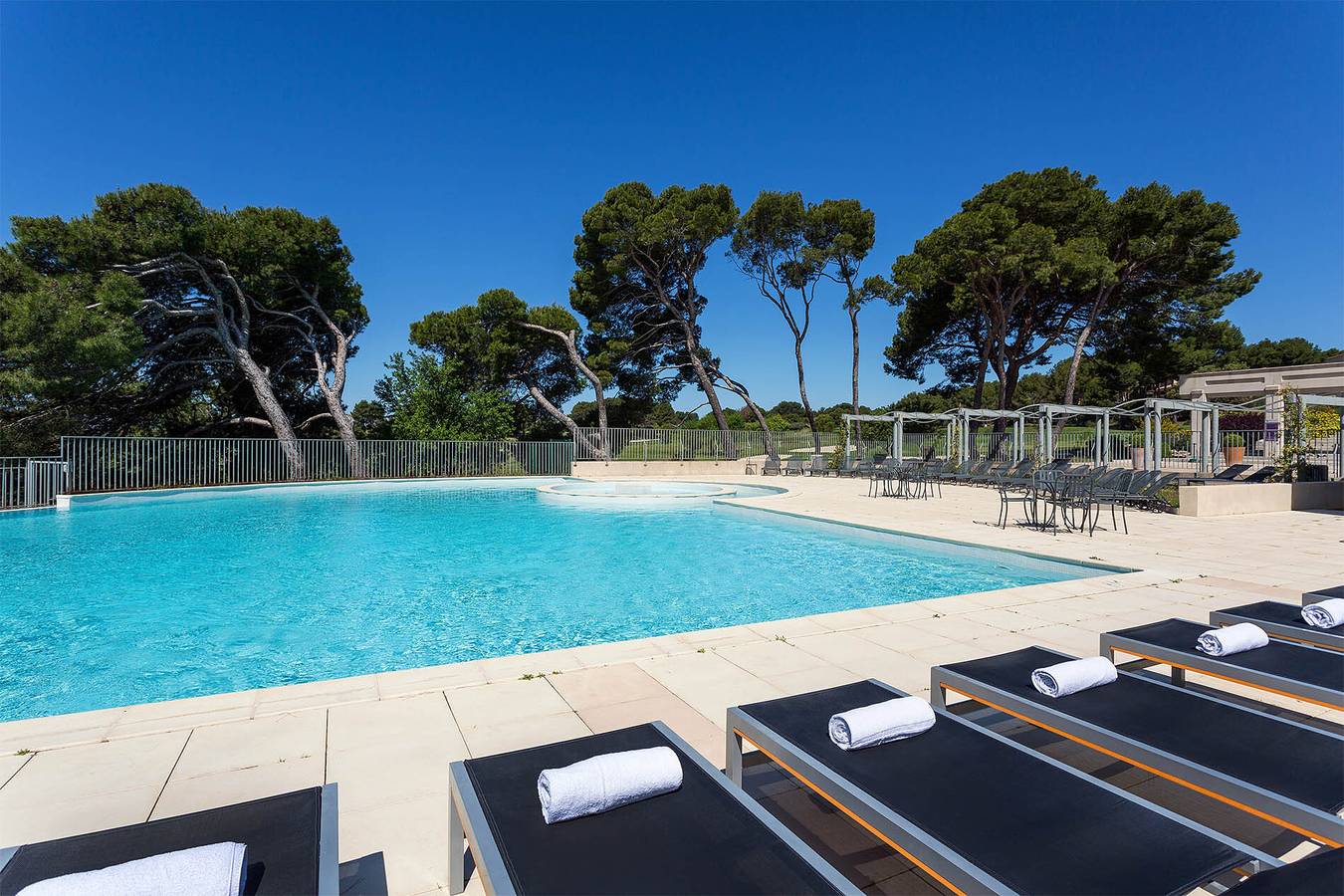 Ganze Wohnung,  Isle sur la Sorgue 3p 6 in Saumane-de-Vaucluse, Vaucluse