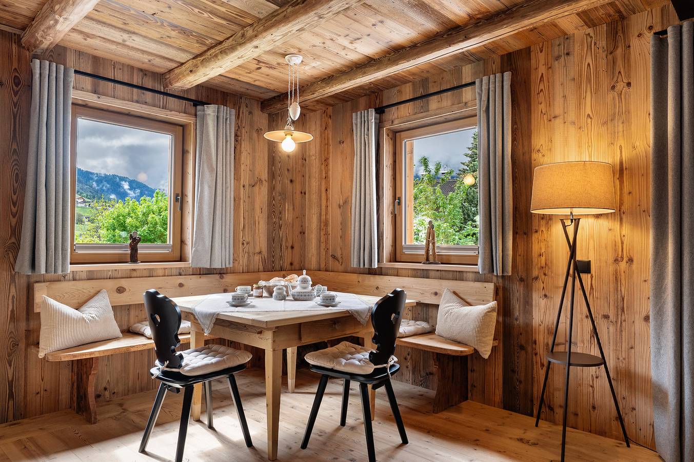 Chalet 'Wellness  Samer' with Mountain View, Private Terrace and Wi-Fi in Sarnthein, Sarnvalley
