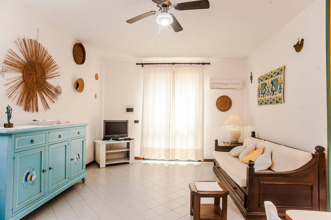 Apartamento inteiro, Apartamento Piccola casa Marina perto da praia com A/C e jardim in Villa San Pietro, Cagliari (província)