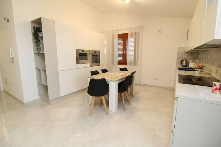 Ferienwohnung für 6 Personen, mit Terrasse und Garten in Siniscola - 4