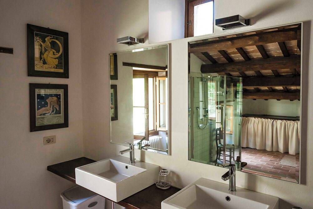 Apartamento entero, Charming Casale w/ Garden & Shared Pool, Romagna Toscana Escape- La Clombera 2 in Tredozio, Provincia de Forlì-Cesena