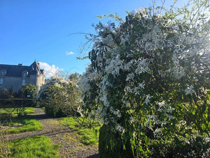 Gîte pour 4 personnes, avec Jardin à Trébry