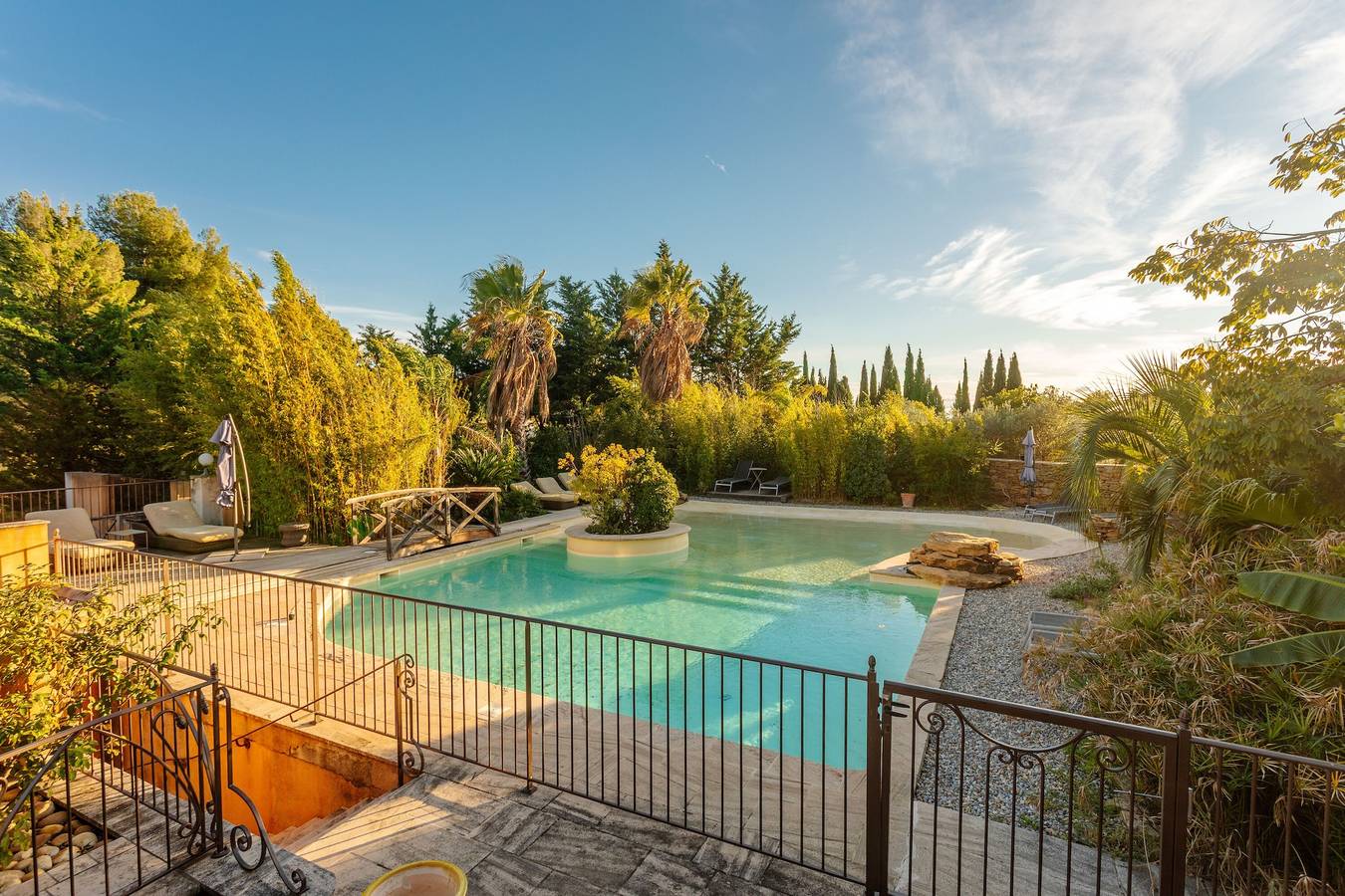 Apartamento entero, Le Mas des Bouteillans « La Treille »: vistas al mar, Wi-Fi y aire acondicionado in La Cadière-d'Azur, Region de Toulon