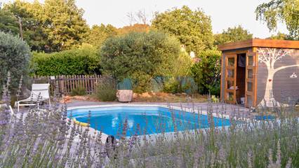 Gîte pour 3 personnes, avec jardin ainsi que terrasse et piscine à Seillons-Source-d'Argens