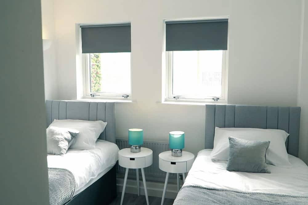 Entire apartment, 2 bedroom apartment with a large balcony. in Peterborough