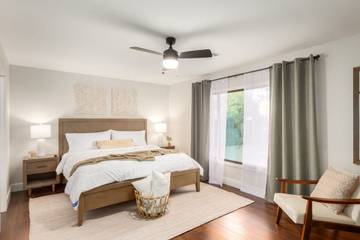 Vacation Home for 10 Guests in Tempe, Arizona, Picture 1