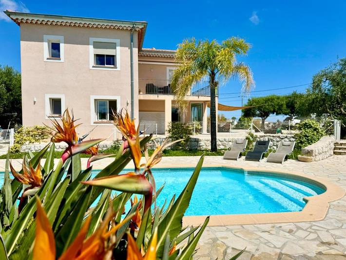 Villa para 8 pessoas, com jardim e piscina e ainda vista em Nice