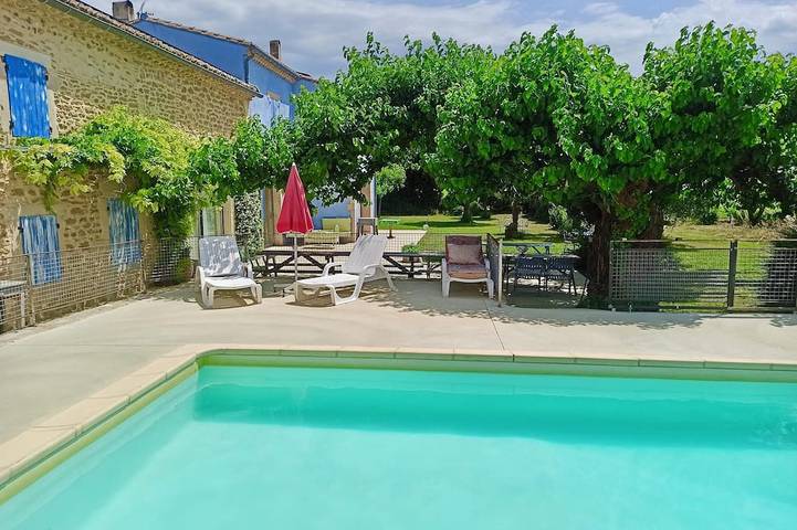Villa pour 23 personnes, avec Terrasse et Jardin
