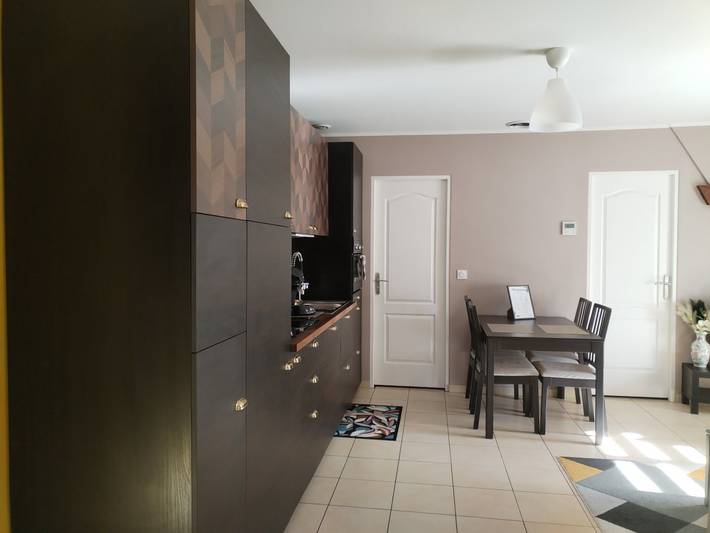 Gîte pour 6 personnes, avec terrasse et jardin dans Herpy-l'Arlésienne