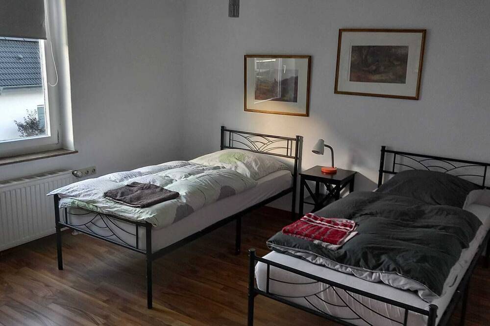 Ganze Wohnung, Großräumige, hell und frisch renovierte 4 Zkb Wohnung in Detmold, Kreis Lippe