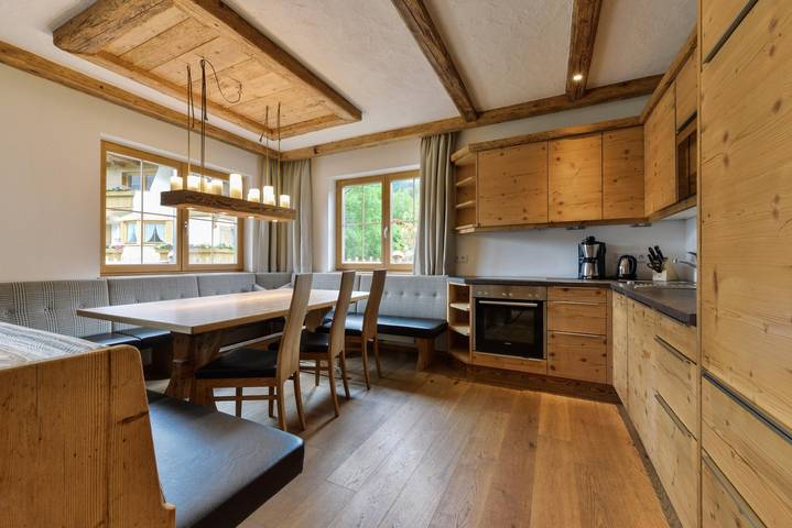Ferienhaus für 12 Personen, mit Balkon und Whirlpool sowie Terrasse und Garten im Lechtal - 4