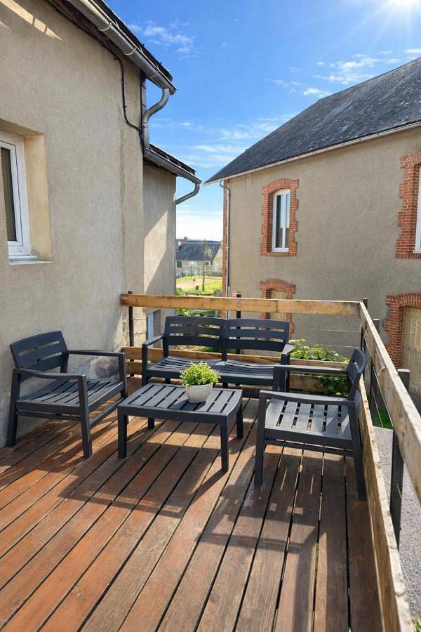 Gîte pour 6 personnes, avec terrasse à Planchez - 2
