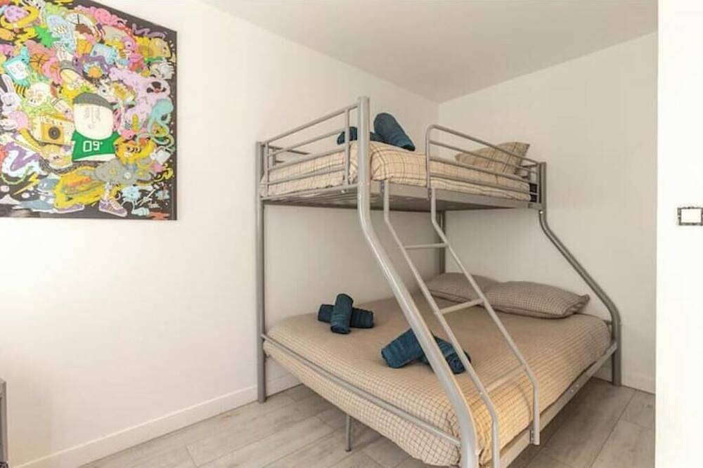 Ganze Wohnung, Cocon du Château - Elegant T3 in the historic heart of Vizille in Vizille, Vercors