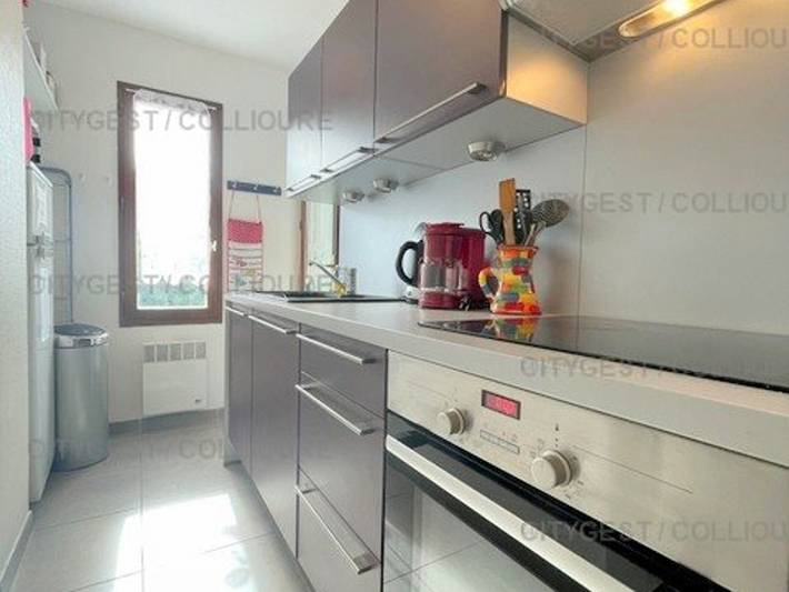 Ganze Wohnung, Klimatisierte Ferienwohnung mit Pool, Tennisplatz, Parkplatz, 200m zum Strand, für 4 Personen in La Côte Vermeille, Collioure