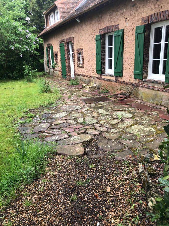 Appartement de vacances entier, Grande chambre avec salle de bain et Wc privés in Pontgouin, Région de Chartres