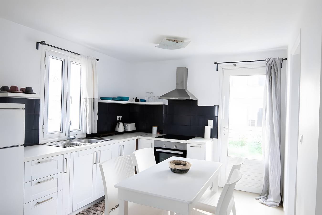 Entire apartment, White Wave Villa Santorini in Kamari, Santorini