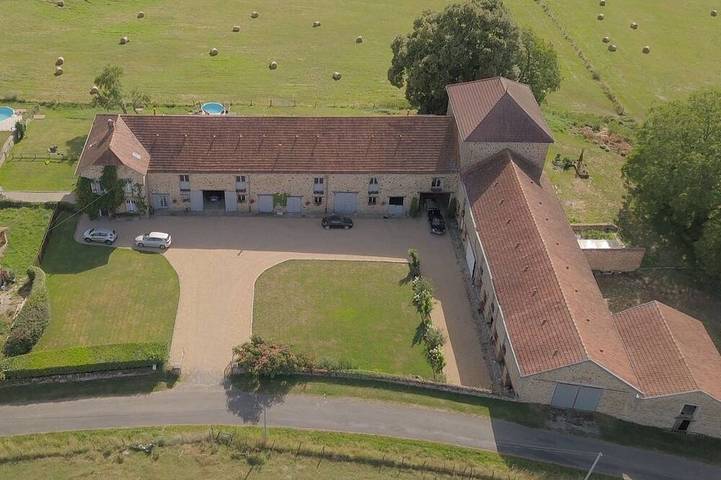 Location de vacances pour 5 personnes, avec Terrasse et Jardin à La Roche-l'Abeille