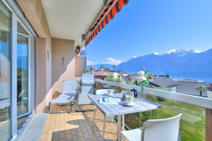 Ferienwohnung für 2 Personen, mit Terrasse und Seeblick in Muralto