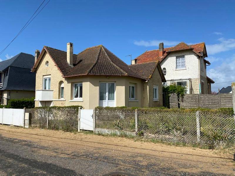 La plage au bout du jardin / Sword Beach cottage in Hermanville-sur-Mer, Région de Caen