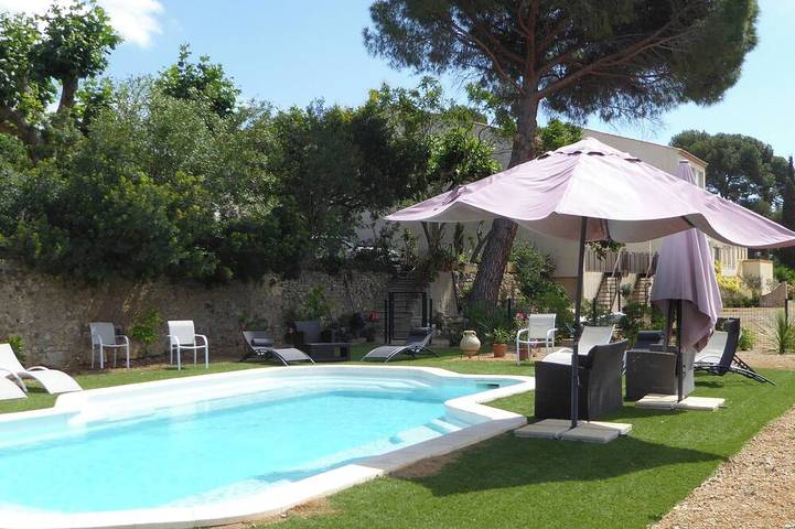 Appartement de vacances pour 5 personnes, avec jacuzzi ainsi que balcon et jardin