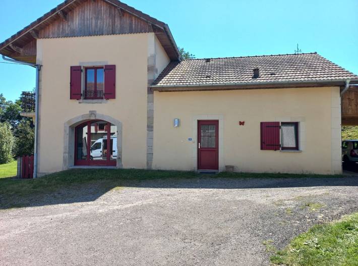 Gîte pour 12 personnes, avec jardin et balcon à Saint-Étienne-lès-Remiremont