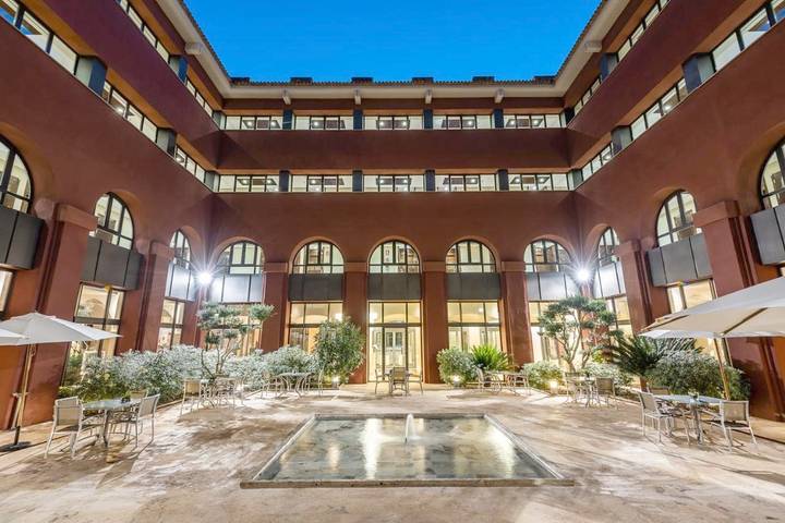 Apartamento para 3 personas, con jacuzzi y sauna además de piscina y jardín en Alcázar de San Juan