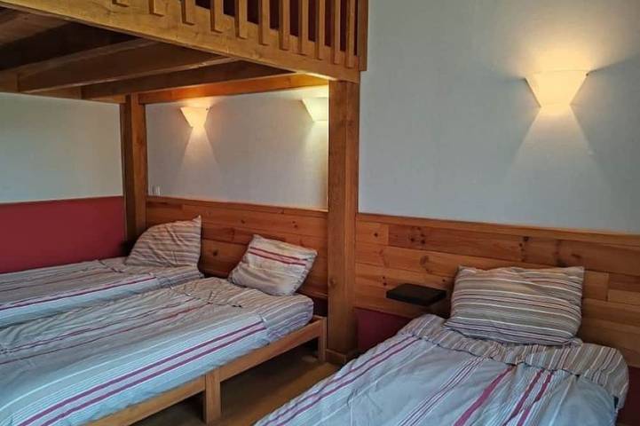 Gîte pour 5 personnes, avec balcon et jardin, animaux acceptés à Mandailles-Saint-Julien - 2