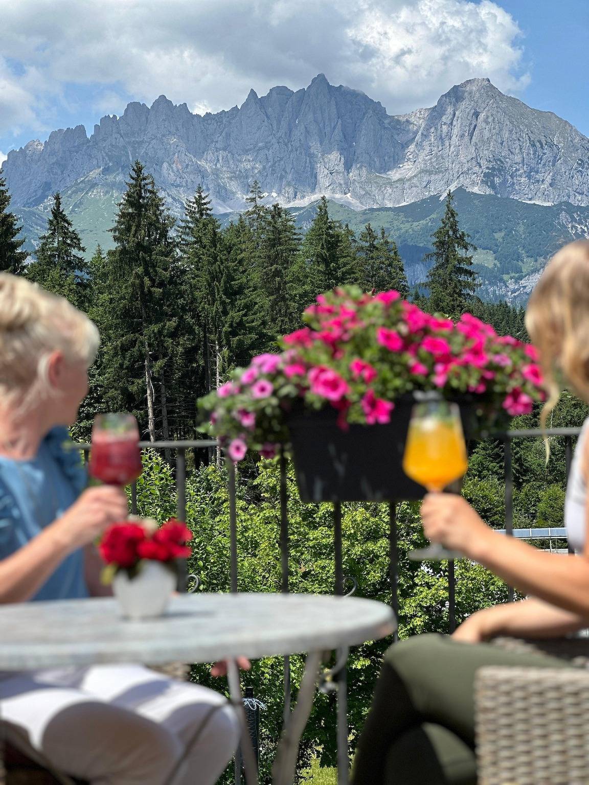 Ganze Ferienwohnung, Chalet / Apartment mit Gartenblick im Gartenhotel Rosenhof bei Kitzbühel in Oberndorf in Tirol, Kaisergebirge