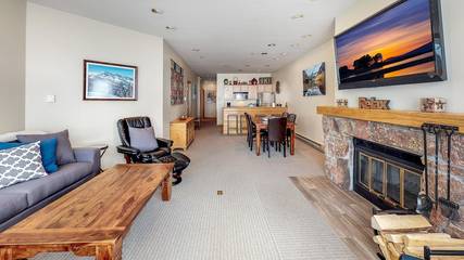 Vacation Apartment for 6 Guests in Snowmass Village, Northwest Colorado, Picture 4